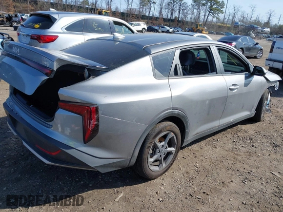 2025 Kia K4 LXS with VIN 3KPFT4DE8SE006962, listed as a IAAI auction lot 41914454 with 2,943 mi miles. Bid and sale history available at carsss.com. Image 4.