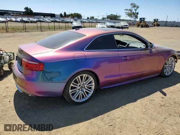 2009 Audi S5 z VIN WAURV78T89A015110, wystawiony jako Copart lot #57497765 z przebiegiem 99 110 mil mil oraz Szkoda całkowita • Salvage title. Historia ofert i sprzedaży dostępna na DreamBid. Obrazek 3.