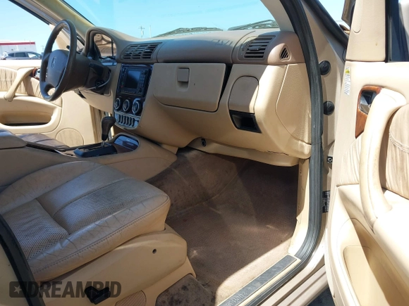 2002 Mercedes-Benz M 320/430/500 z VIN 4JGAB54E52A298975, wystawiony jako IAAI lot #41985135 z przebiegiem 278 592 mil mil oraz . Historia ofert i sprzedaży dostępna na DreamBid. Obrazek 5.