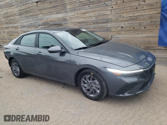 2024 Hyundai Elantra SEL с VIN KMHLM4DG4RU785768, выставлен на аукционе Copart как лот 62400805 с пробегом 24 162 миль миль и Чистый • Clean title. История ставок и продаж доступна на DreamBid. Изображение 4.