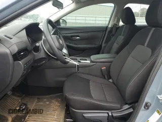 2025 Nissan Sentra SV z VIN 3N1AB8CV2SY267348, wystawiony jako Copart lot #54472065 z przebiegiem 1 780 mil mil oraz Szkoda całkowita • Salvage title. Historia ofert i sprzedaży dostępna na DreamBid. Obrazek 7.