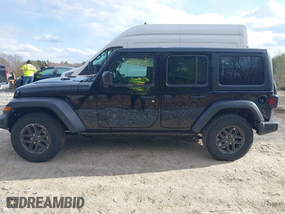 2024 Jeep Wrangler Sport S z VIN 1C4PJXDNXRW253072, wystawiony jako IAAI lot #41878513 z przebiegiem 15 976 mil mil oraz . Historia ofert i sprzedaży dostępna na DreamBid. Obrazek 15.