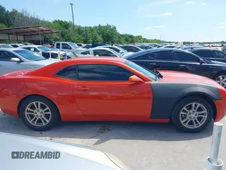 2013 Chevrolet Camaro LT z VIN 2G1FB1E35D9200406, wystawiony jako IAAI lot #42398599 z przebiegiem 118 700 mil mil oraz . Historia ofert i sprzedaży dostępna na DreamBid. Obrazek 13.