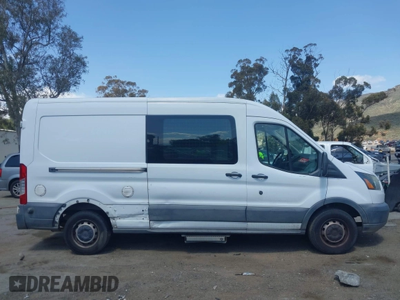 2016 Ford Transit Cargo z VIN 1FTBW2CM4GKA02611, wystawiony jako IAAI lot #41845080 z przebiegiem 175 109 mil mil oraz . Historia ofert i sprzedaży dostępna na DreamBid. Obrazek 12.