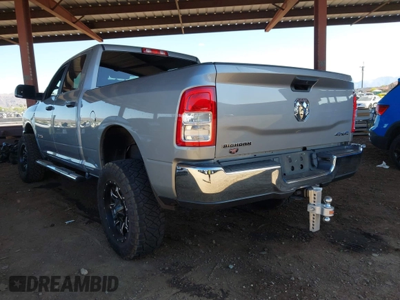 2022 Ram 2500 Big Horn z VIN 3C6UR5DLXNG306254, wystawiony jako IAAI lot #42191332 z przebiegiem 54 189 mil mil oraz . Historia ofert i sprzedaży dostępna na DreamBid. Obrazek 3.