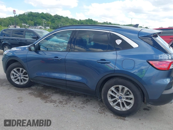 2020 Ford Escape SE z VIN 1FMCU0G64LUC77514, wystawiony jako IAAI lot #42198831 z przebiegiem 39 250 mil mil oraz . Historia ofert i sprzedaży dostępna na DreamBid. Obrazek 15.