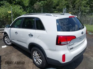2015 Kia Sorento LX with VIN 5XYKTDA74FG632845, listed as a IAAI auction lot 42660399 with 93,386 mi miles and . Bid and sale history available at DreamBid. Image 3.
