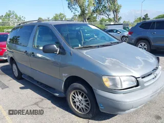 2000 Toyota Sienna LE with VIN 4T3ZF13C4YU206642, listed as a IAAI auction lot 42380224 with 176,227 mi miles and . Bid and sale history available at DreamBid. Image 1.