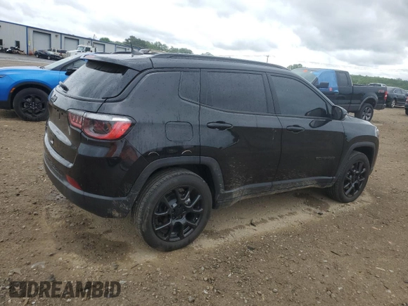 2024 Jeep Compass Latitude z VIN 3C4NJDBN4RT591517, wystawiony jako Copart lot #54611565 z przebiegiem 8 580 mil mil oraz Szkoda całkowita • Salvage title. Historia ofert i sprzedaży dostępna na DreamBid. Obrazek 3.