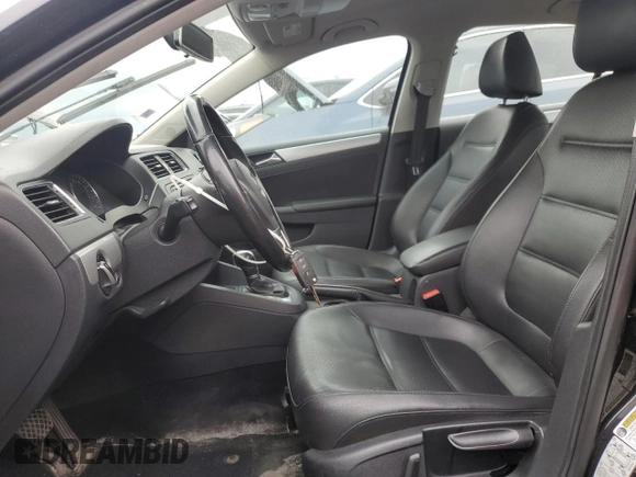 2013 Volkswagen Jetta SE with VIN 3VWDX7AJ9DM376872, listed as a Copart auction lot 50991535 with 138,466 mi miles and Salvage title. Bid and sale history available at DreamBid. Image 7.