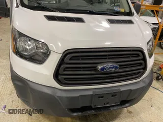 2016 Ford Transit z VIN 1FTYR1YM4GKB55543, wystawiony jako IAAI lot #42504585 z przebiegiem 104 991 mil mil oraz . Historia ofert i sprzedaży dostępna na DreamBid. Obrazek 21.