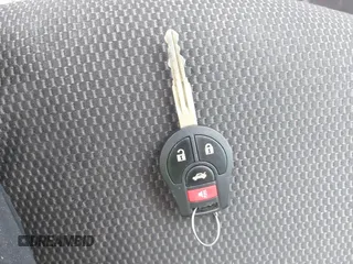 2017 Nissan Versa SV z VIN 3N1CN7APXHL834815, wystawiony jako IAAI lot #42432514 z przebiegiem 115 981 mil mil oraz . Historia ofert i sprzedaży dostępna na DreamBid. Obrazek 11.