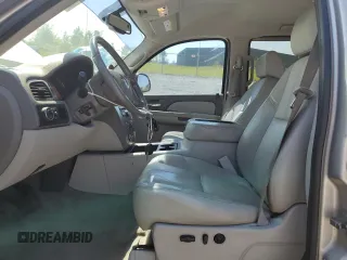 2008 GMC Sierra 1500 SLE1 z VIN 2GTEC130481194613, wystawiony jako Copart lot #52789285 z przebiegiem 176 815 mil mil oraz Szkody całkowita. Historia ofert i sprzedaży dostępna na DreamBid. Obrazek 7.