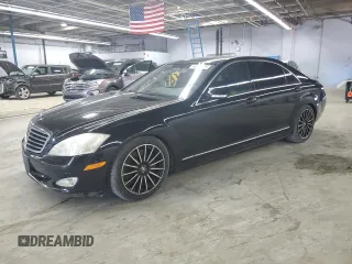 2007 Mercedes-Benz S 550 z VIN WDDNG86XX7A136585, wystawiony jako Copart lot #56518785 z przebiegiem 177 440 mil mil oraz Czysty tytuł • Clean title. Historia ofert i sprzedaży dostępna na DreamBid. Obrazek 1.