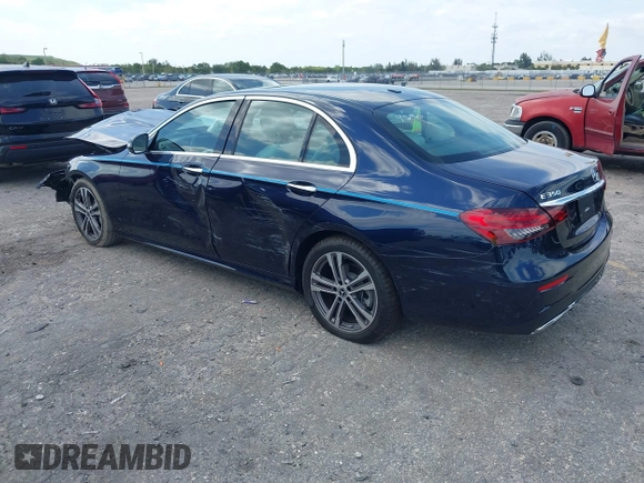 2022 Mercedes-Benz E 350 z VIN W1KZF8DBXNB049580, wystawiony jako IAAI lot #42102354 z przebiegiem 5 284 mil mil oraz . Historia ofert i sprzedaży dostępna na DreamBid. Obrazek 3.
