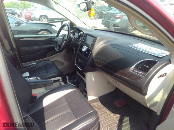 2014 Chrysler Town & Country Touring with VIN 2C4RC1BG1ER164465, listed as a IAAI auction lot 40089826 with 132,980 mi miles. Bid and sale history available at carsss.com. Image 5.