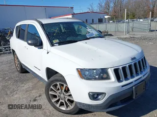 2016 Jeep Compass Sport z VIN 1C4NJCBA4GD785748, wystawiony jako IAAI lot #41585747 z przebiegiem Nie podano mil oraz . Historia ofert i sprzedaży dostępna na DreamBid. Obrazek 6.