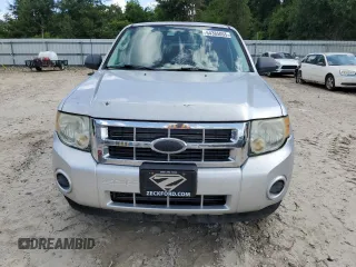 2010 Ford Escape XLS z VIN 1FMCU0C77AKC97179, wystawiony jako Copart lot #64385055 z przebiegiem 164 525 mil mil oraz Czysty tytuł • Clean title. Historia ofert i sprzedaży dostępna na DreamBid. Obrazek 5.