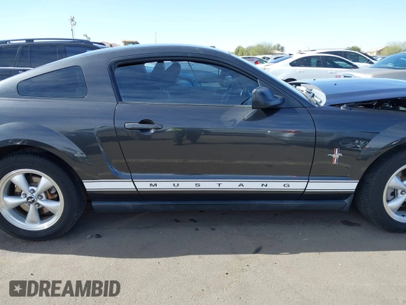 2007 Ford Mustang Deluxe with VIN 1ZVHT80N375355775, listed as a IAAI auction lot 41550537 with Not Provided miles. Bid and sale history available at carsss.com. Image 12.