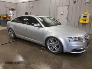 2008 Audi S6 z VIN WAUDN74F78N026228, wystawiony jako Copart lot #75818374 z przebiegiem 122 020 mil mil oraz Tytuł czysty. Historia ofert i sprzedaży dostępna na DreamBid. Obrazek 4.