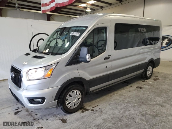 2022 Ford Transit Passenger Wagon XL with VIN 1FBAX2C82NKA19694, listed as a Copart auction lot 51390845 with 61,791 mi miles and Clean Title. Bid and sale history available at carsss.com. Image 1.