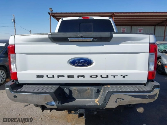 2017 Ford Super Duty F-250 SRW Lariat with VIN 1FT7W2BT1HEE53574, listed as a IAAI auction lot 41375619 with 165,655 mi miles. Bid and sale history available at carsss.com. Image 17.
