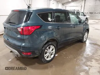 2019 Ford Escape SE z VIN 1FMCU9GD2KUA31904, wystawiony jako IAAI lot #41843341 z przebiegiem 125 605 mil mil oraz . Historia ofert i sprzedaży dostępna na DreamBid. Obrazek 4.