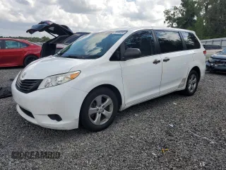 2013 Toyota Sienna L z VIN 5TDZK3DC4DS393821, wystawiony jako Copart lot #59180165 z przebiegiem 201 132 mil mil oraz Szkoda całkowita • Salvage title. Historia ofert i sprzedaży dostępna na DreamBid. Obrazek 1.