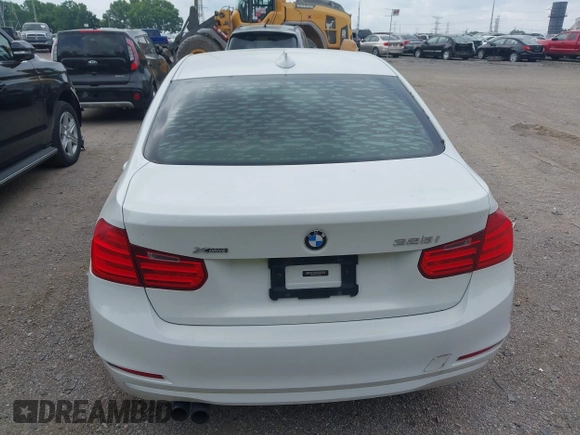 2013 BMW 3 Series 328i xDrive with VIN WBA3B5C5XDJ598557, listed as a IAAI auction lot 42747733 with 153,989 mi miles and . Bid and sale history available at DreamBid. Image 16.