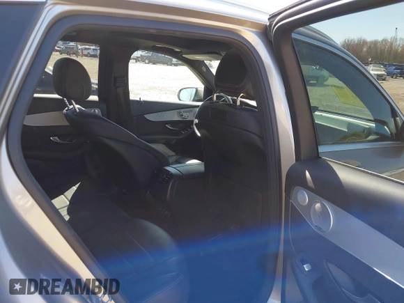 2019 Mercedes-Benz GLC 300 z VIN WDC0G4KB1KV128569, wystawiony jako IAAI lot #41822156 z przebiegiem 60 144 mil mil oraz . Historia ofert i sprzedaży dostępna na DreamBid. Obrazek 8.