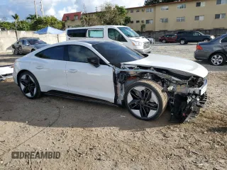 2023 Audi RS e-tron GT z VIN WAUBHBFW6P7900375, wystawiony jako Copart lot #77436303 z przebiegiem 1862 mil mil oraz . Historia ofert i sprzedaży dostępna na DreamBid. Obrazek 4.