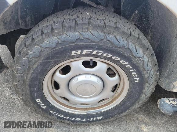 2013 Ford F-150 XL с VIN 1FTFX1CF7DKE62948, выставлен на аукционе IAAI как лот 42468311 с пробегом 219 856 миль миль и . История ставок и продаж доступна на DreamBid. Изображение 1.