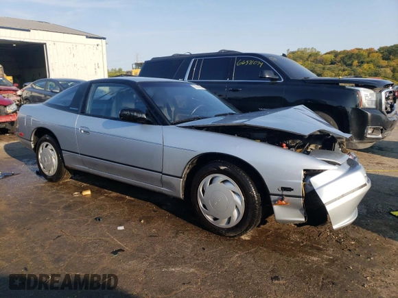 1990 Nissan 240SX z VIN JN1HS36P0LW121487, wystawiony jako Copart lot #70670904 z przebiegiem 123 794 mil mil oraz Szkody całkowita. Historia ofert i sprzedaży dostępna na DreamBid. Obrazek 4.