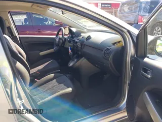 2011 Mazda 2 Sport z VIN JM1DE1HY2B0105631, wystawiony jako IAAI lot #41858190 z przebiegiem 188 253 mil mil oraz . Historia ofert i sprzedaży dostępna na DreamBid. Obrazek 5.