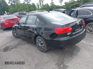 2014 Volkswagen Jetta SE с VIN 3VWD07AJ6EM294202, выставлен на аукционе IAAI как лот 42364119 с пробегом 77 393 миль миль и . История ставок и продаж доступна на DreamBid. Изображение 3.