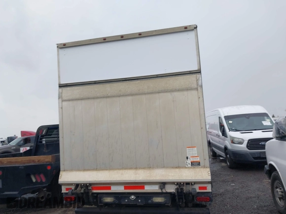 2017 Ford Transit z VIN 1FDBF9ZM4HKB18839, wystawiony jako IAAI lot #41619595 z przebiegiem 167 754 mil mil oraz . Historia ofert i sprzedaży dostępna na DreamBid. Obrazek 16.