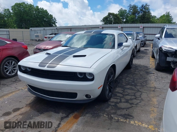 2017 Dodge Challenger SXT z VIN 2C3CDZAG7HH633821, wystawiony jako IAAI lot #42242378 z przebiegiem 97 492 mil mil oraz . Historia ofert i sprzedaży dostępna na DreamBid. Obrazek 19.