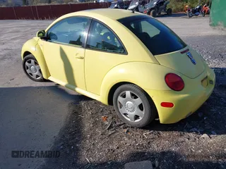 2000 Volkswagen Beetle GLS с VIN 3VWCD21C2YM498598, выставлен на аукционе IAAI как лот 41961960 с пробегом 193 228 миль миль и . История ставок и продаж доступна на DreamBid. Изображение 3.