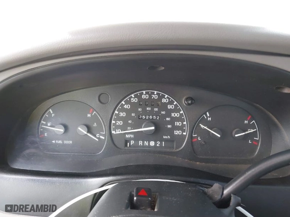 2000 Ford Ranger XL with VIN 1FTYR10V6YPA14644, listed as a IAAI auction lot 41816577 with 252,652 mi miles. Bid and sale history available at carsss.com. Image 7.