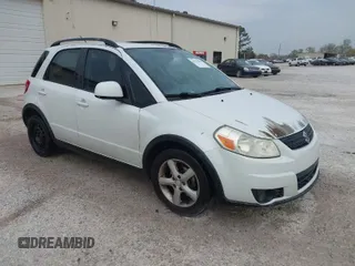 2008 Suzuki SX4 Regional Edition Touring with VIN JS2YA413485102907, listed as a IAAI auction lot 41913959 with 195,378 mi miles. Bid and sale history available at carsss.com. Image 1.