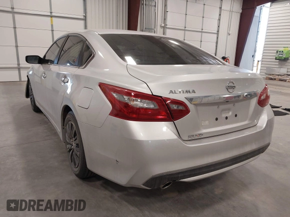 2018 Nissan Altima 2.5 SR with VIN 1N4AL3AP5JC294624, listed as a IAAI auction lot 41701907 with 89,340 mi miles. Bid and sale history available at carsss.com. Image 3.