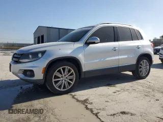2015 Volkswagen Tiguan S z VIN WVGAV7AX6FW568958, wystawiony jako Copart lot #56716525 z przebiegiem 100 839 mil mil oraz Szkoda całkowita • Salvage title. Historia ofert i sprzedaży dostępna na DreamBid. Obrazek 1.