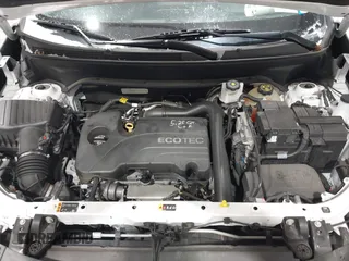 2020 Chevrolet Equinox LT with VIN 2GNAXUEV0L6128219, listed as a IAAI auction lot 41205372 with 106,611 mi miles. Bid and sale history available at carsss.com. Image 10.