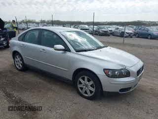 2006 Volvo S40 2.4L with VIN YV1MS382262186599, listed as a IAAI auction lot 42050115 with 158,031 mi miles. Bid and sale history available at carsss.com. Image 1.
