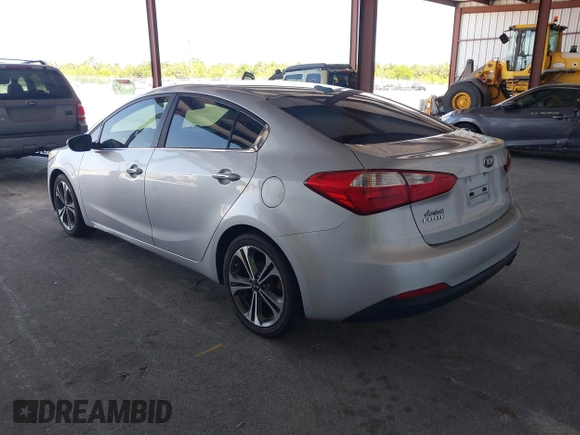 2016 Kia Forte EX with VIN KNAFX4A81G5528190, listed as a IAAI auction lot 42142075 with 162,056 mi miles. Bid and sale history available at carsss.com. Image 3.