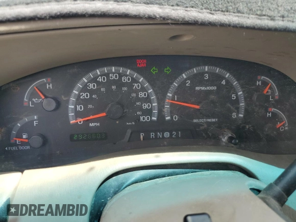 2002 Ford Expedition Eddie Bauer with VIN 1FMPU18L22LA37667, listed as a Copart auction lot 62414565 with 292,660 mi miles and Clean title. Bid and sale history available at DreamBid. Image 9.