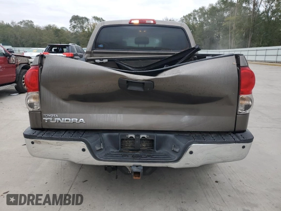2007 Toyota Tundra Limited z VIN 5TBEV58137S457418, wystawiony jako Copart lot #77690584 z przebiegiem 233 237 mil mil oraz Szkoda całkowita • Salvage title. Historia ofert i sprzedaży dostępna na DreamBid. Obrazek 6.