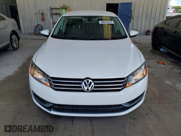 2012 Volkswagen Passat S с VIN 1VWAH7A36CC036998, выставлен на аукционе Copart как лот 60655295 с пробегом 150 557 миль миль и Списание • Salvage title. История ставок и продаж доступна на DreamBid. Изображение 5.