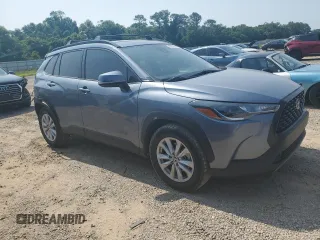 2022 Toyota Corolla Cross LE z VIN 7MUCAAAG7NV020462, wystawiony jako Copart lot #58538145 z przebiegiem 56 595 mil mil oraz Szkoda całkowita • Salvage title. Historia ofert i sprzedaży dostępna na DreamBid. Obrazek 4.