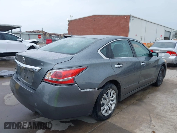 2015 Nissan Altima S z VIN 1N4AL3AP3FC223445, wystawiony jako IAAI lot #42157455 z przebiegiem 173 024 mil mil oraz . Historia ofert i sprzedaży dostępna na DreamBid. Obrazek 4.